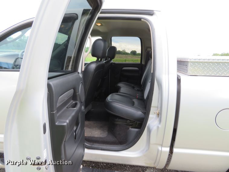 image for item DI2228 2004 Dodge Ram 1500  Quad Cab pickup truck