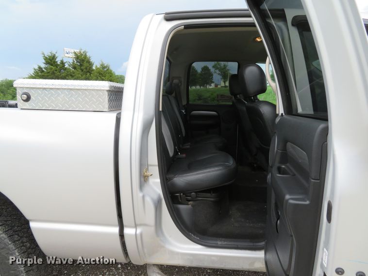 image for item DI2228 2004 Dodge Ram 1500  Quad Cab pickup truck