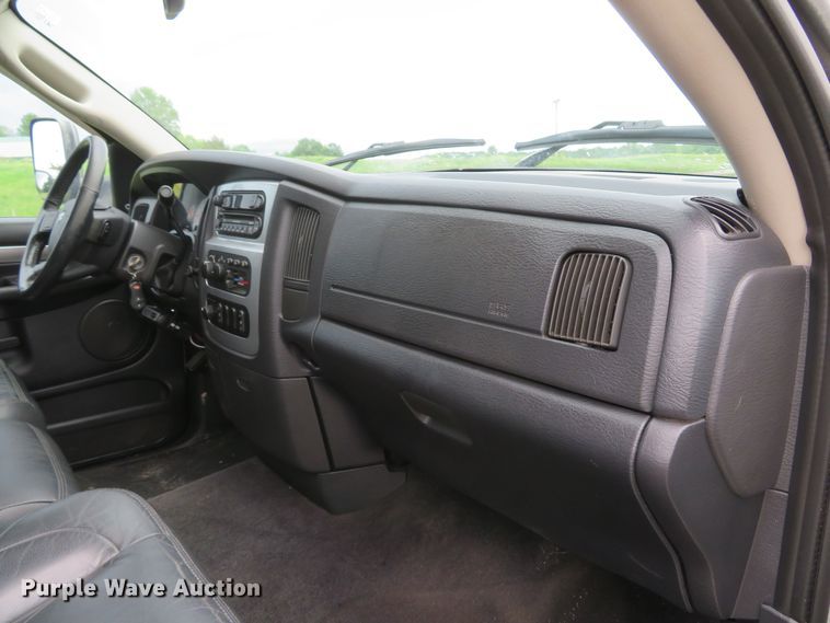 image for item DI2228 2004 Dodge Ram 1500  Quad Cab pickup truck