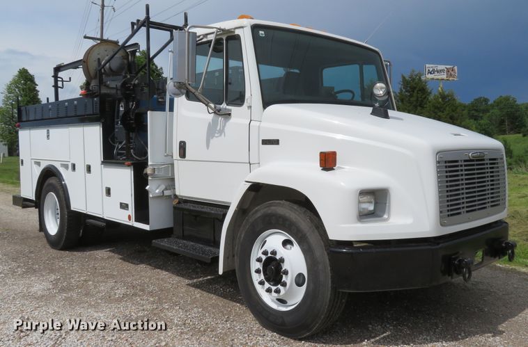 image for item DI2229 2003 Freightliner FL70  service truck