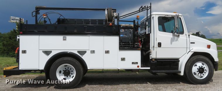 image for item DI2229 2003 Freightliner FL70  service truck