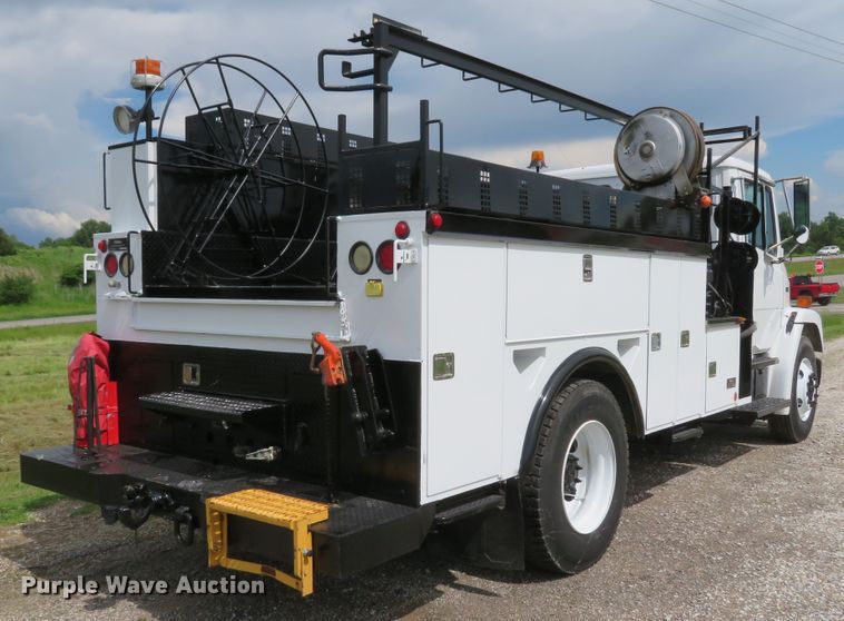 image for item DI2229 2003 Freightliner FL70  service truck