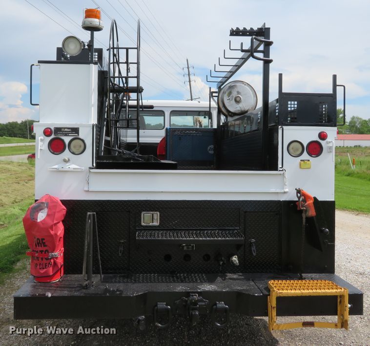 image for item DI2229 2003 Freightliner FL70  service truck