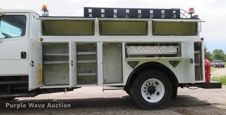 image for item DI2229 2003 Freightliner FL70  service truck