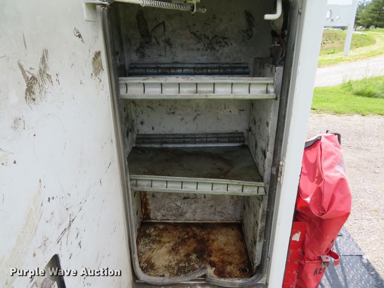 image for item DI2229 2003 Freightliner FL70  service truck