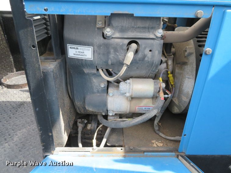 image for item DI2229 2003 Freightliner FL70  service truck