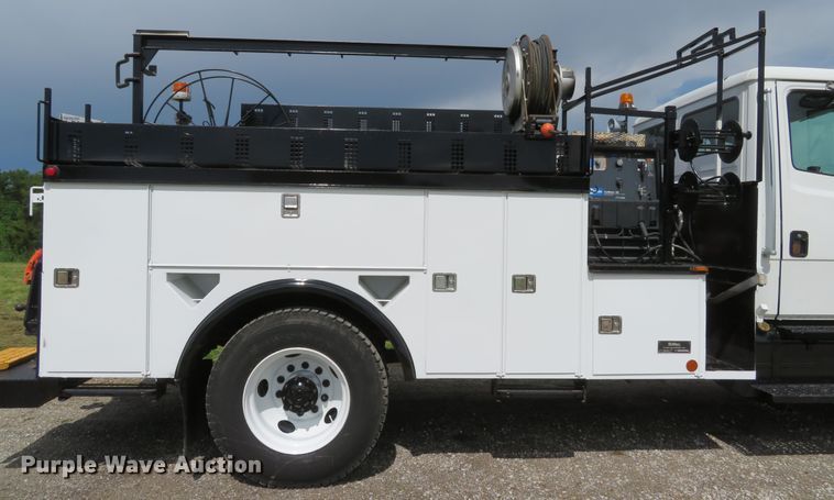 image for item DI2229 2003 Freightliner FL70  service truck