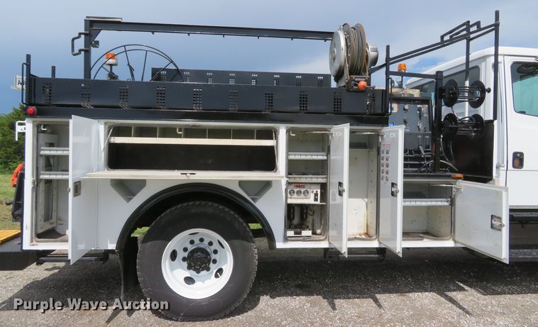 image for item DI2229 2003 Freightliner FL70  service truck