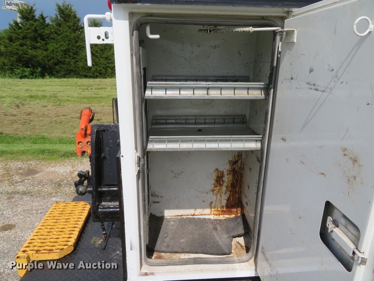 image for item DI2229 2003 Freightliner FL70  service truck