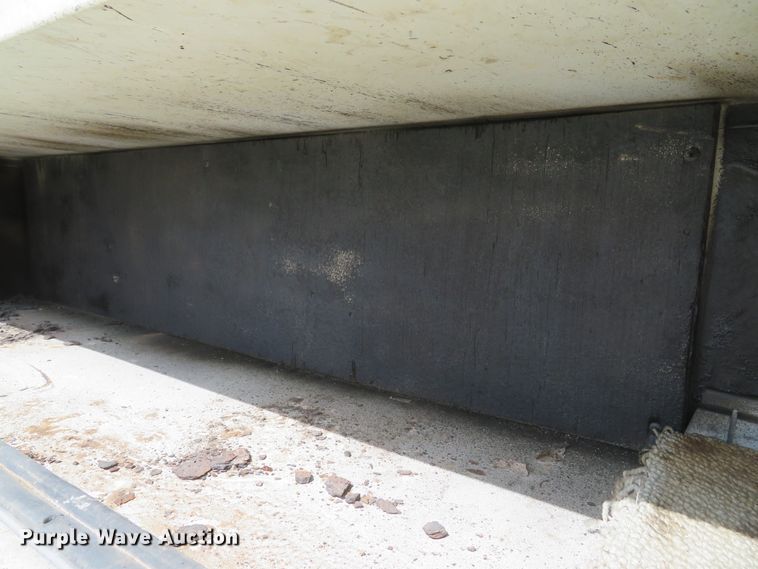 image for item DI2229 2003 Freightliner FL70  service truck