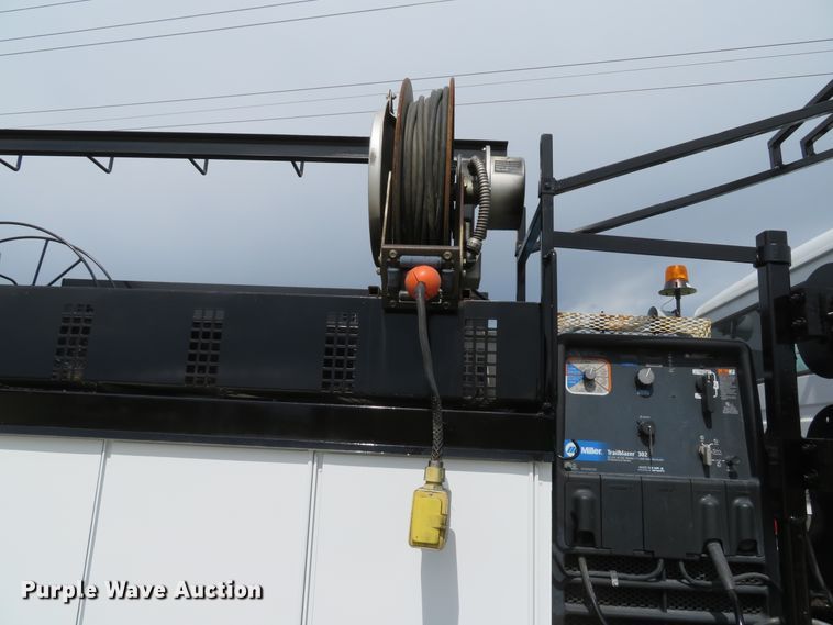 image for item DI2229 2003 Freightliner FL70  service truck