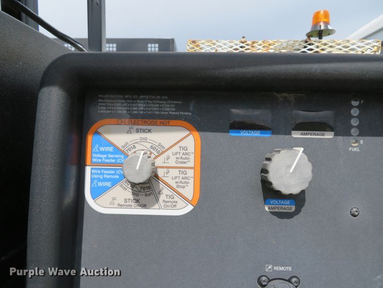 image for item DI2229 2003 Freightliner FL70  service truck