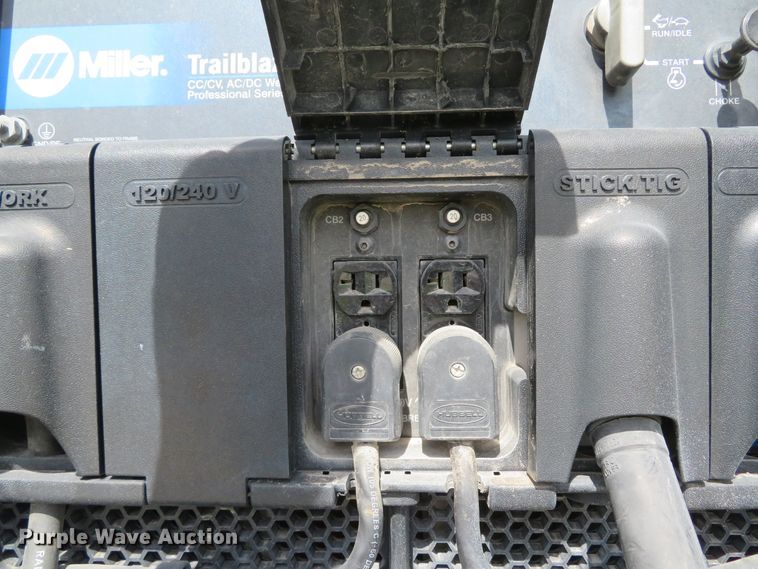 image for item DI2229 2003 Freightliner FL70  service truck