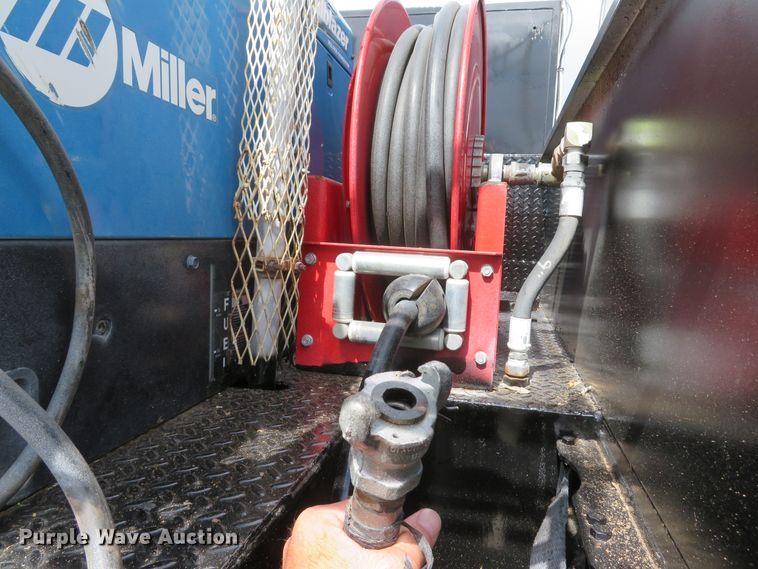 image for item DI2229 2003 Freightliner FL70  service truck