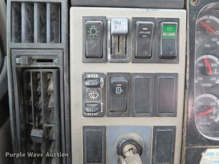 image for item DI2229 2003 Freightliner FL70  service truck