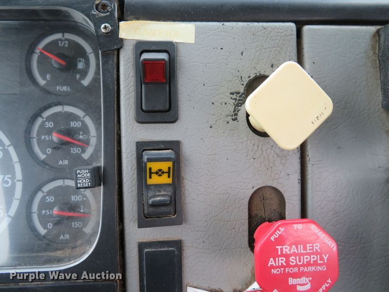 image for item DI2229 2003 Freightliner FL70  service truck