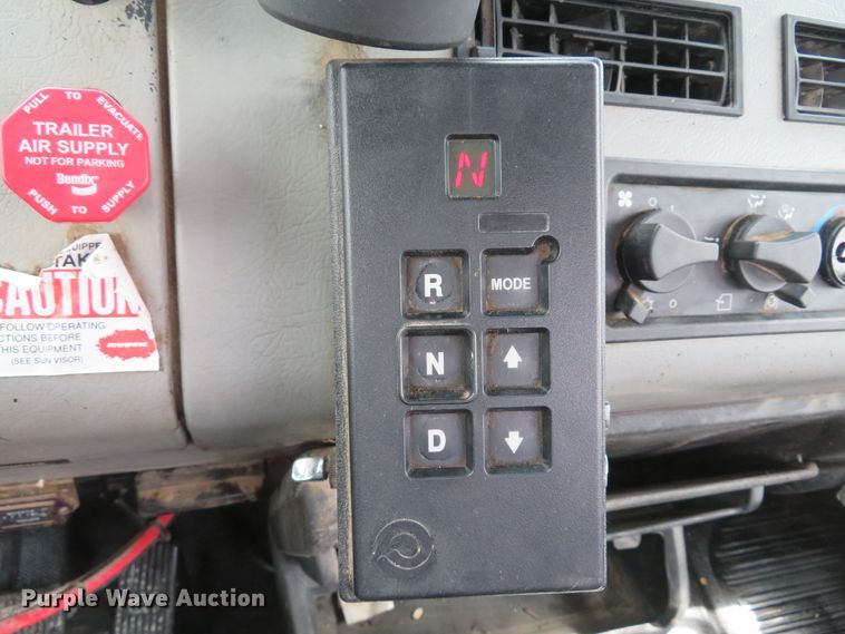 image for item DI2229 2003 Freightliner FL70  service truck