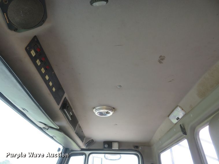 image for item DI2229 2003 Freightliner FL70  service truck