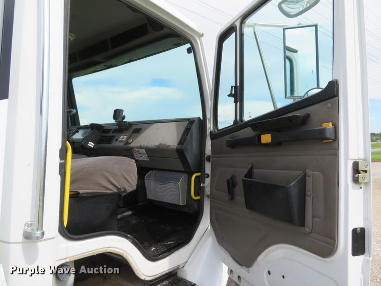 image for item DI2229 2003 Freightliner FL70  service truck