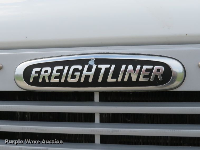image for item DI2229 2003 Freightliner FL70  service truck