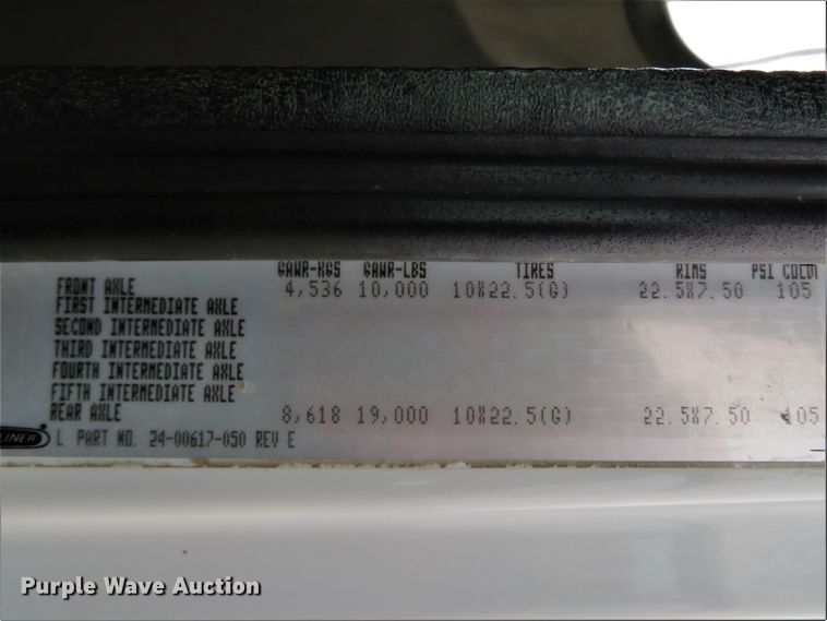 image for item DI2229 2003 Freightliner FL70  service truck