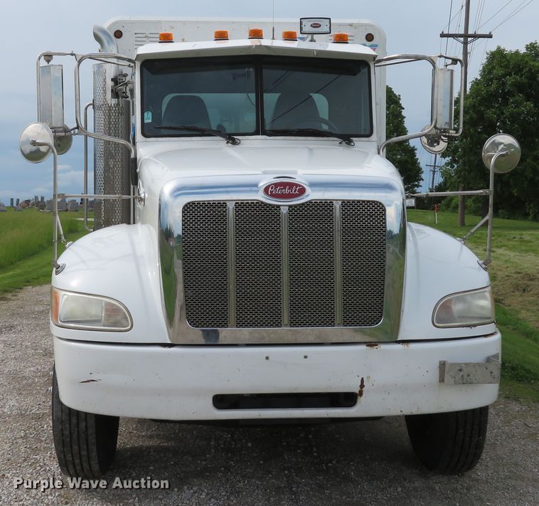 image for item DI2230 2011 Peterbilt 337  delivery truck