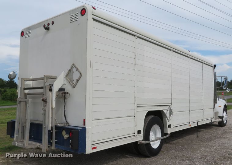 image for item DI2230 2011 Peterbilt 337  delivery truck