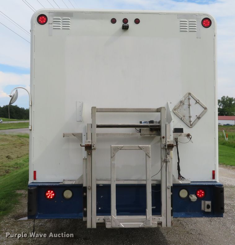 image for item DI2230 2011 Peterbilt 337  delivery truck