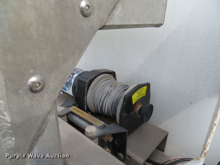 image for item DI2230 2011 Peterbilt 337  delivery truck