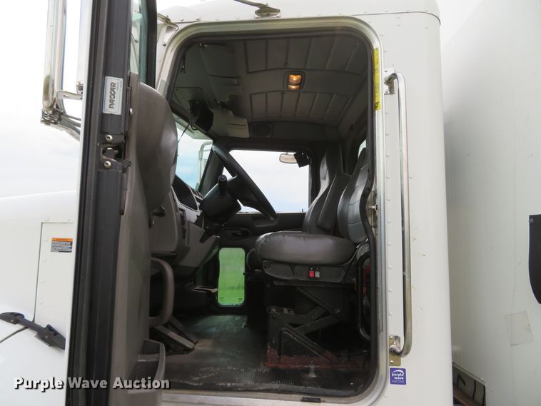 image for item DI2230 2011 Peterbilt 337  delivery truck