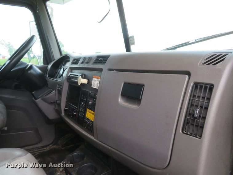 image for item DI2230 2011 Peterbilt 337  delivery truck