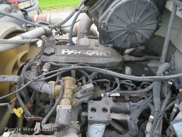 image for item DI2230 2011 Peterbilt 337  delivery truck