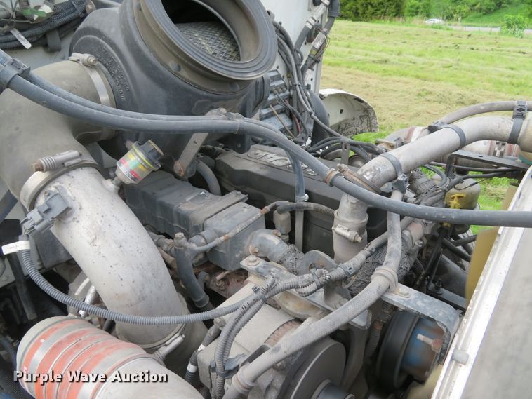 image for item DI2230 2011 Peterbilt 337  delivery truck