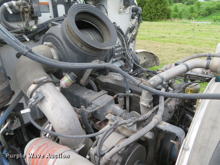 image for item DI2230 2011 Peterbilt 337  delivery truck