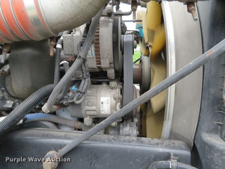 image for item DI2230 2011 Peterbilt 337  delivery truck