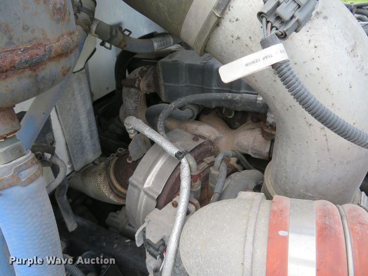 image for item DI2230 2011 Peterbilt 337  delivery truck