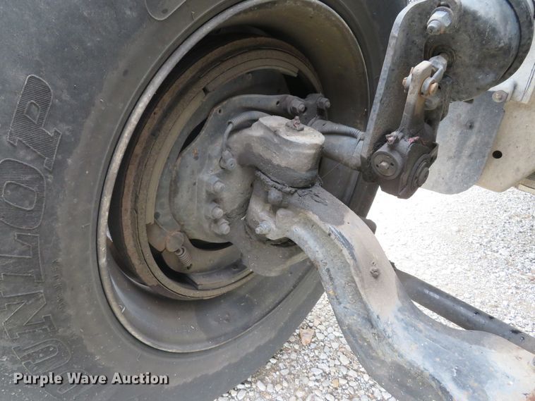 image for item DI2230 2011 Peterbilt 337  delivery truck