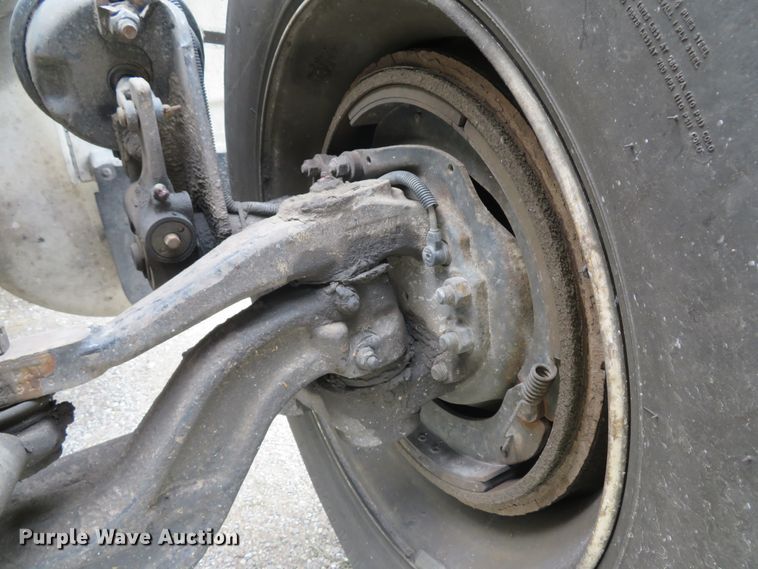 image for item DI2230 2011 Peterbilt 337  delivery truck