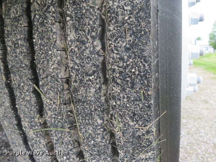 image for item DI2230 2011 Peterbilt 337  delivery truck