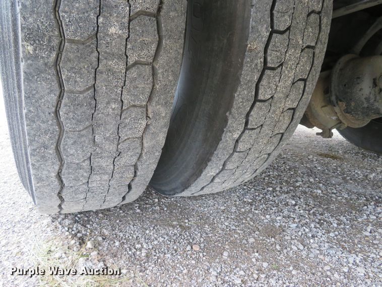 image for item DI2230 2011 Peterbilt 337  delivery truck