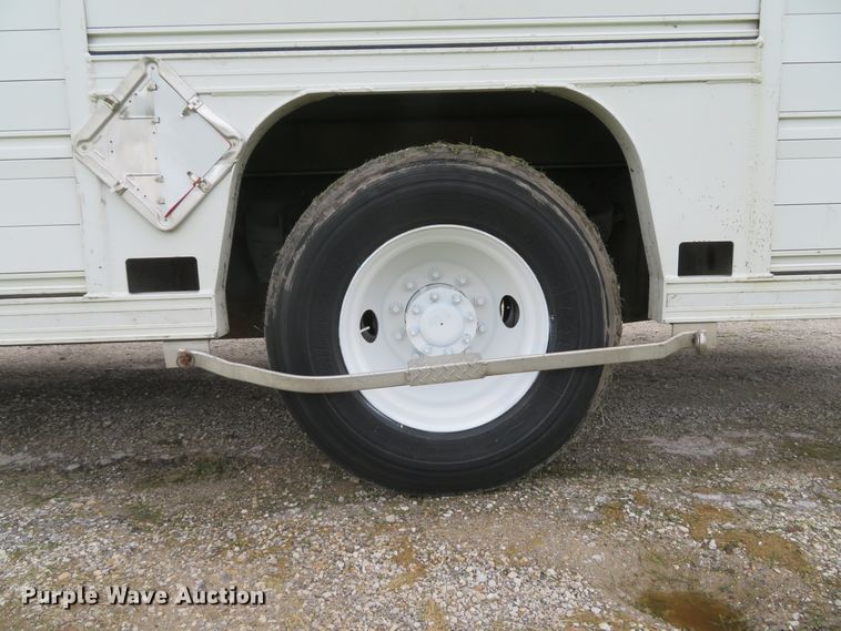 image for item DI2230 2011 Peterbilt 337  delivery truck