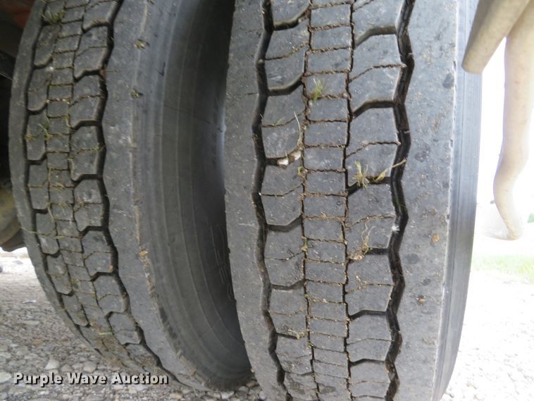 image for item DI2230 2011 Peterbilt 337  delivery truck