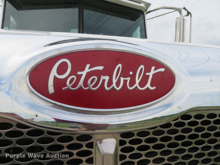 image for item DI2230 2011 Peterbilt 337  delivery truck