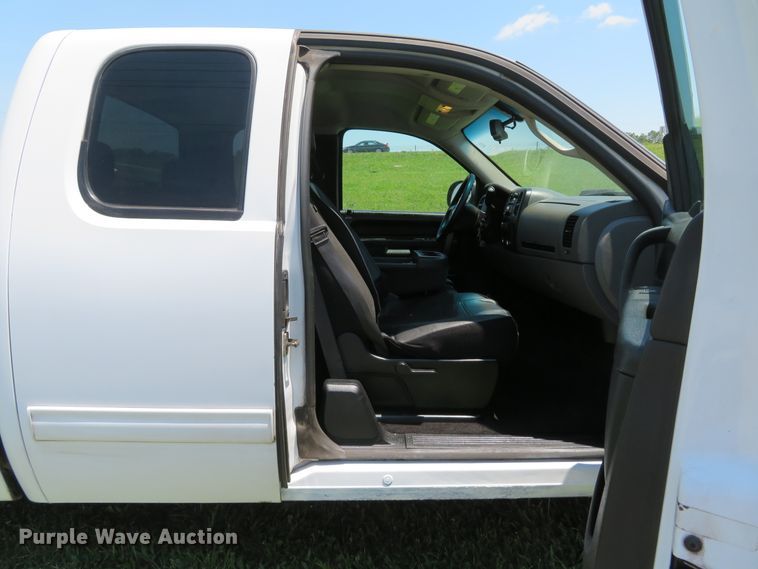 image for item DI2241 2013 Chevrolet Silverado 1500  Ext. Cab pickup truck