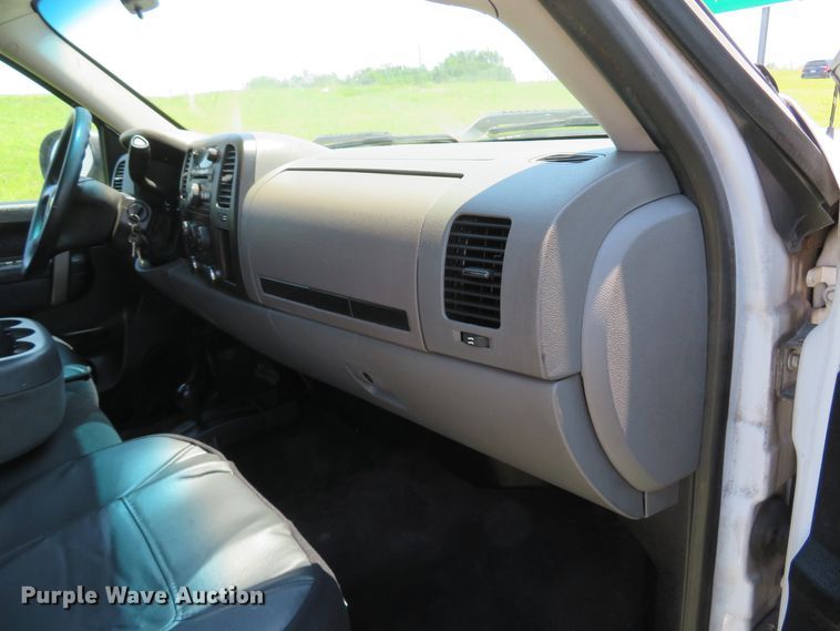 image for item DI2241 2013 Chevrolet Silverado 1500  Ext. Cab pickup truck