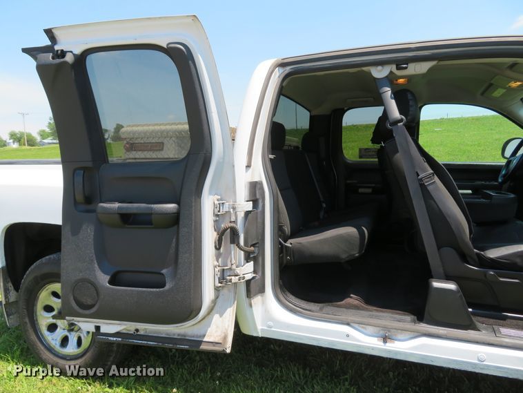image for item DI2241 2013 Chevrolet Silverado 1500  Ext. Cab pickup truck