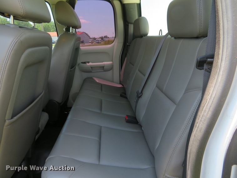 image for item DI2242 2011 Chevrolet Silverado 2500HD  Ext. Cab pickup truck