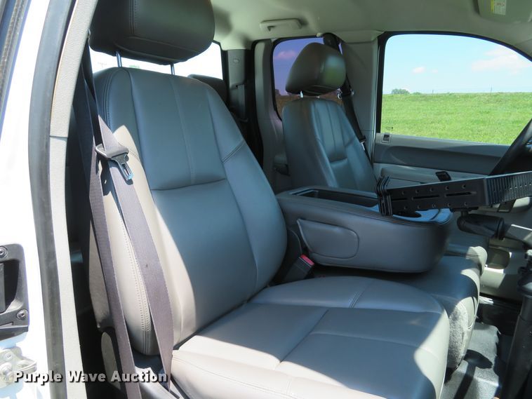 image for item DI2242 2011 Chevrolet Silverado 2500HD  Ext. Cab pickup truck