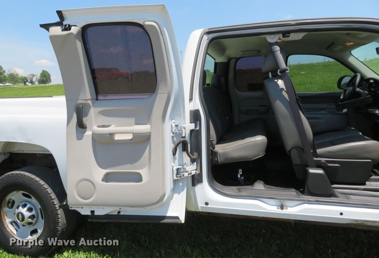 image for item DI2242 2011 Chevrolet Silverado 2500HD  Ext. Cab pickup truck