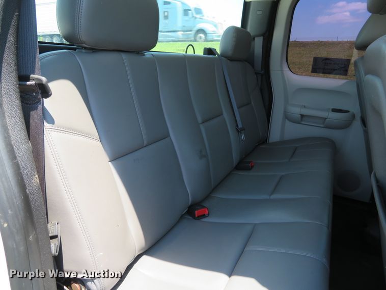 image for item DI2242 2011 Chevrolet Silverado 2500HD  Ext. Cab pickup truck